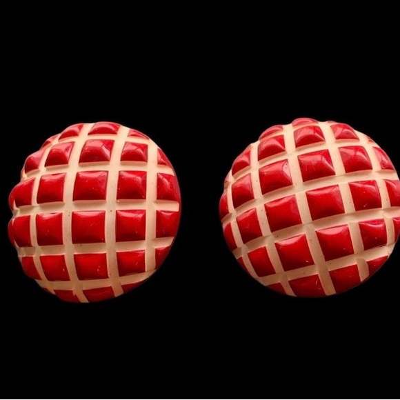 Vintage Round Clip on Earrings Red & White Square Textured Pinup Girl Jewelry - Picture 2 of 5